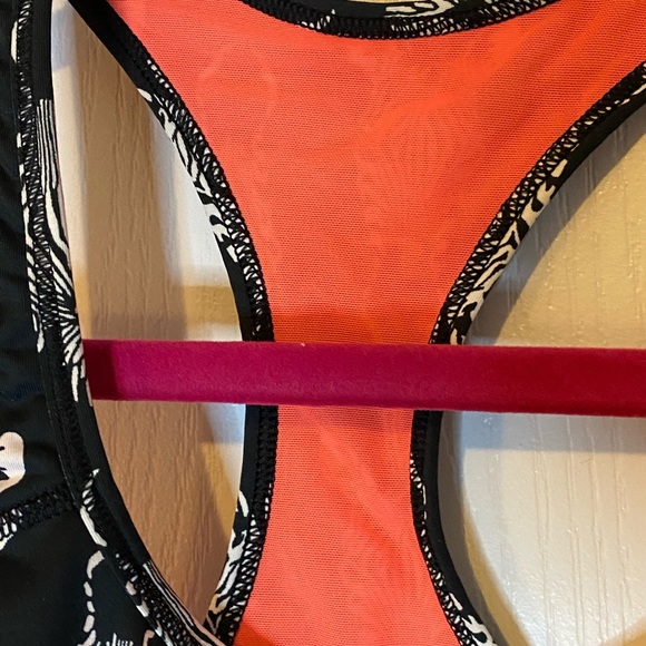 VICTORIA’s SECRET SPORTS BRA - Picture 3 of 8